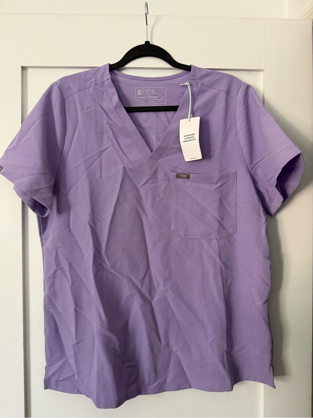 Figs Women’s V-Neck Scrub Top in Lavender